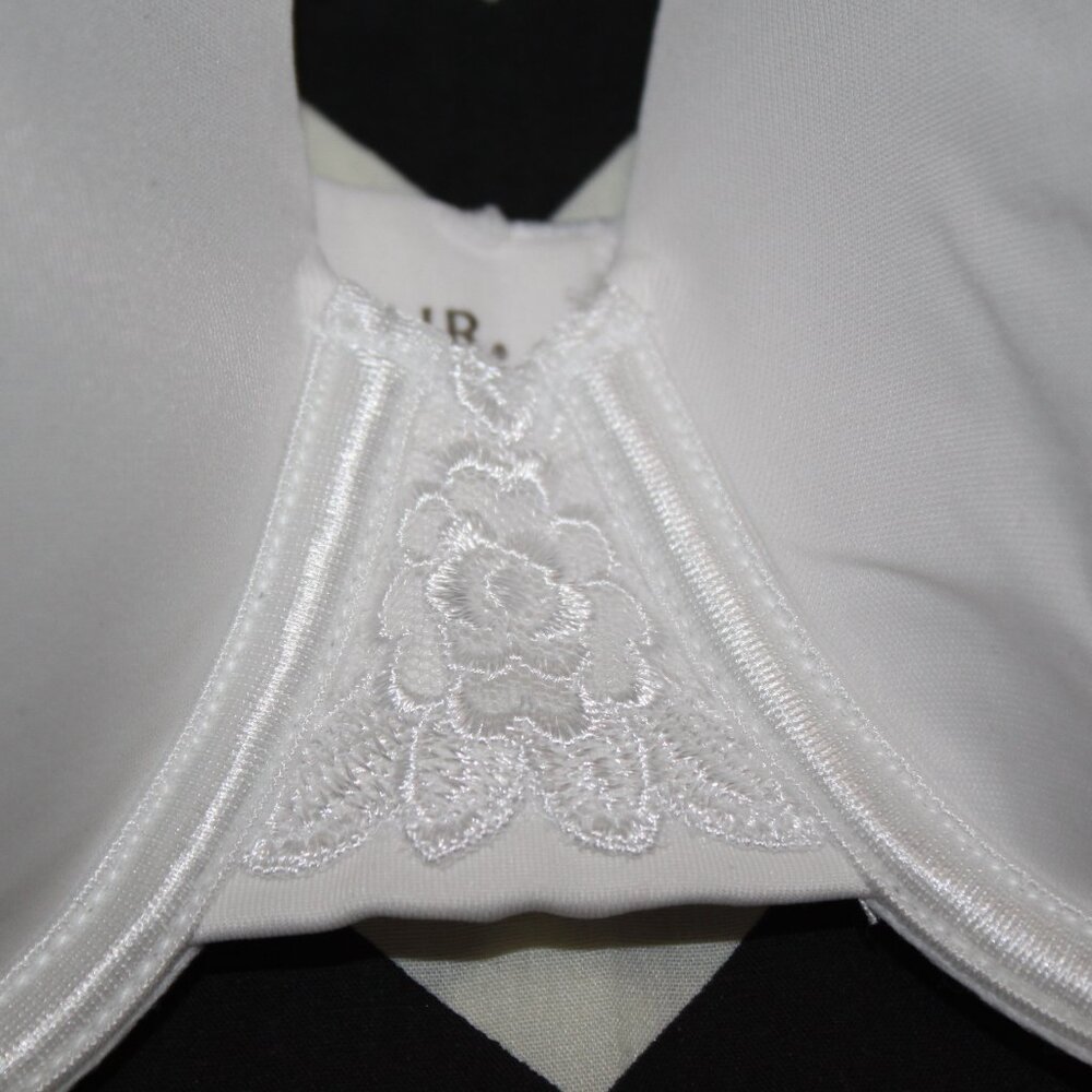 Vanity Fair Beauty Back Full Figure Minimizer Underwire Bras (2 Bras)---Size 36D - Picture 3 of 9